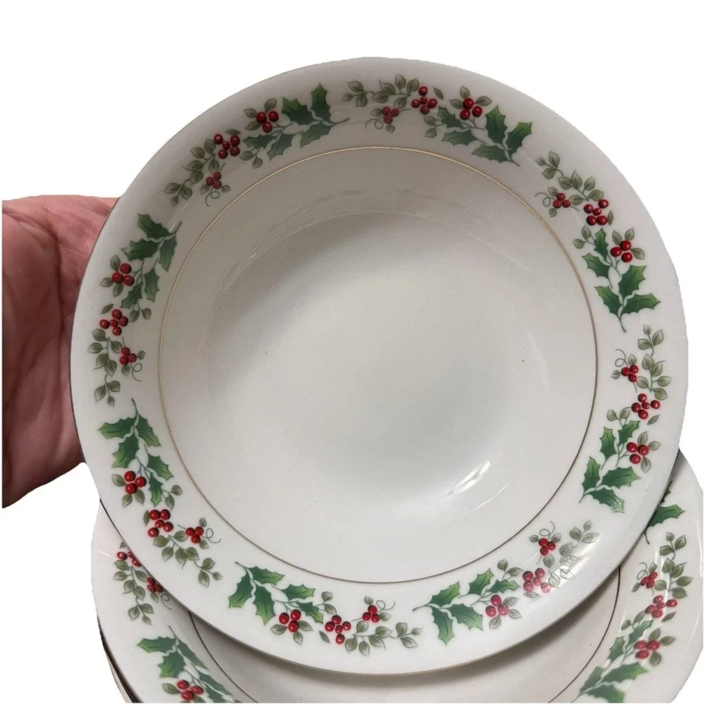 Gibson Holly Berries Set Of 4 Soup Cereal‎ Bowls Vintage Retired Christmas 6.5